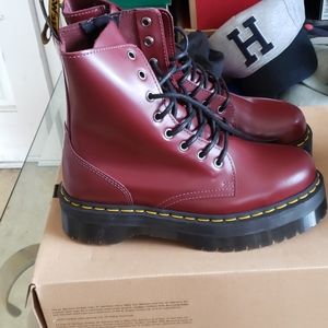 Dr. MARTEN JADON BOOT